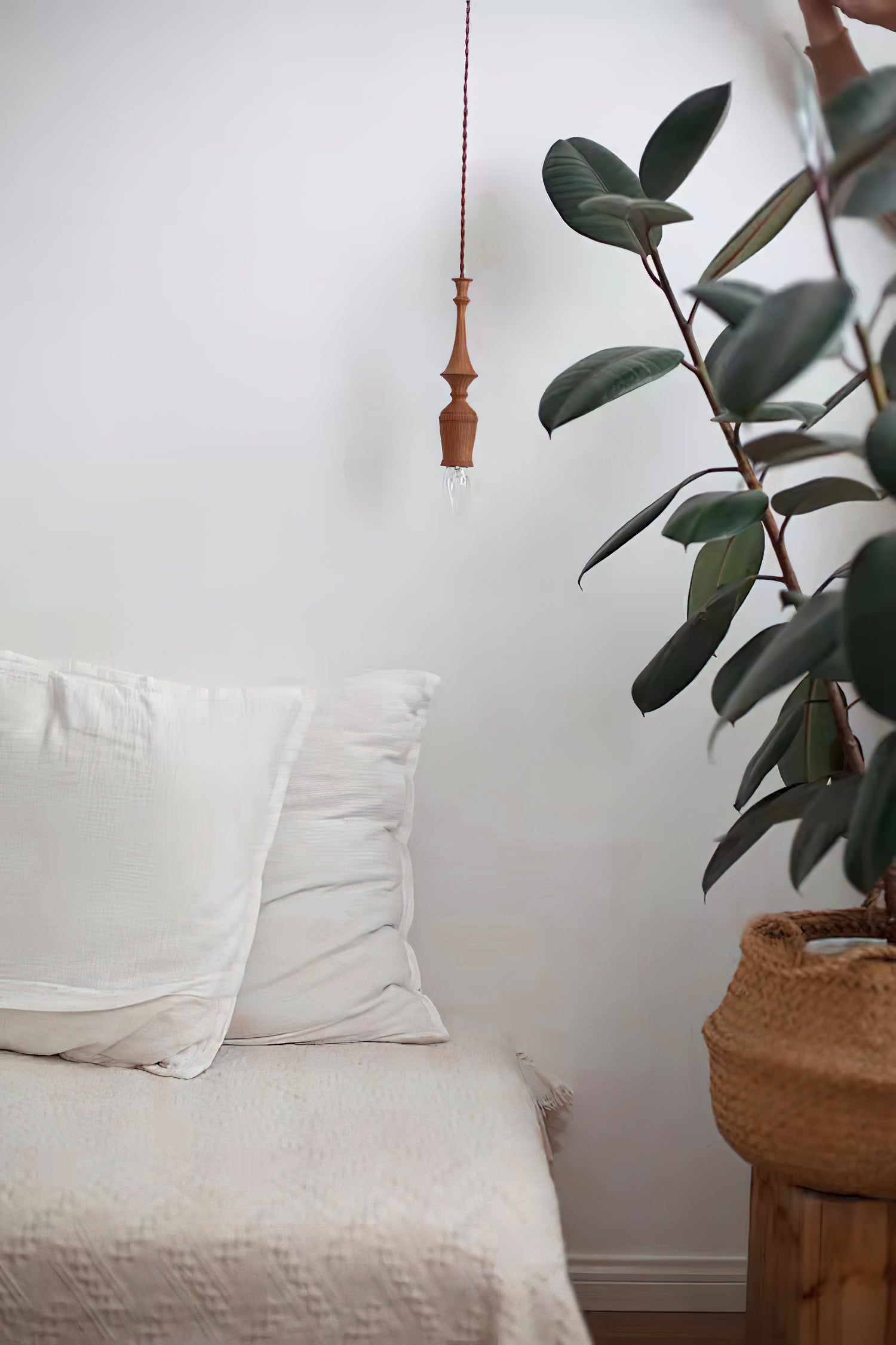 Iraeiel Vintage Minimalist Wooden Pendant Light - Letslighting