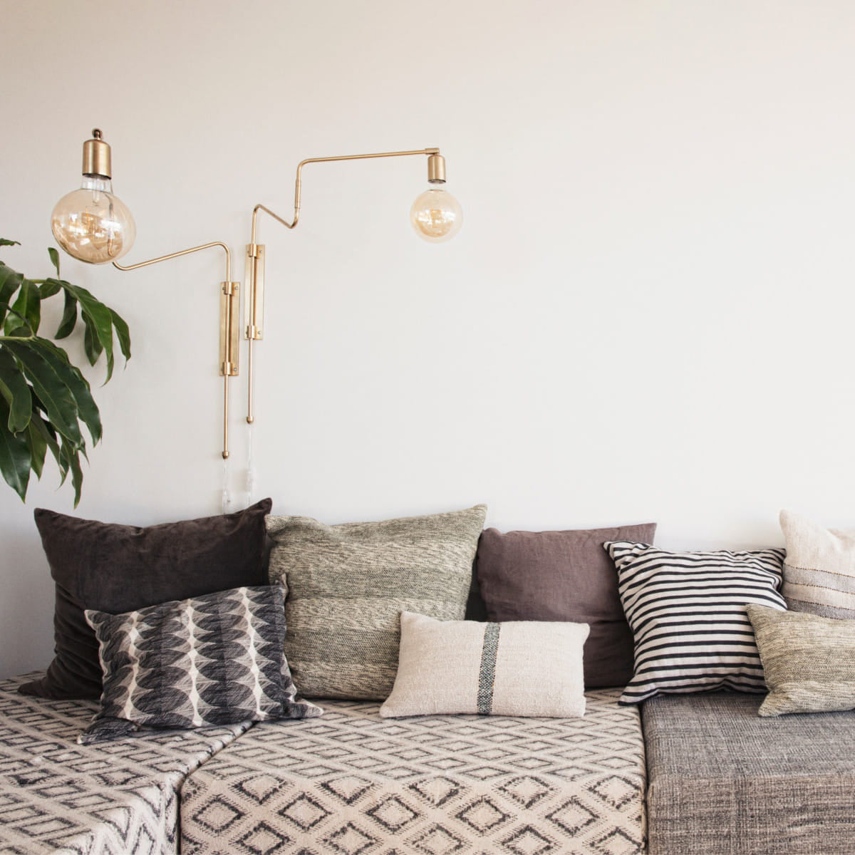 Elsoreth Modern Minimalist Swing Wall Lamp - Letslighting