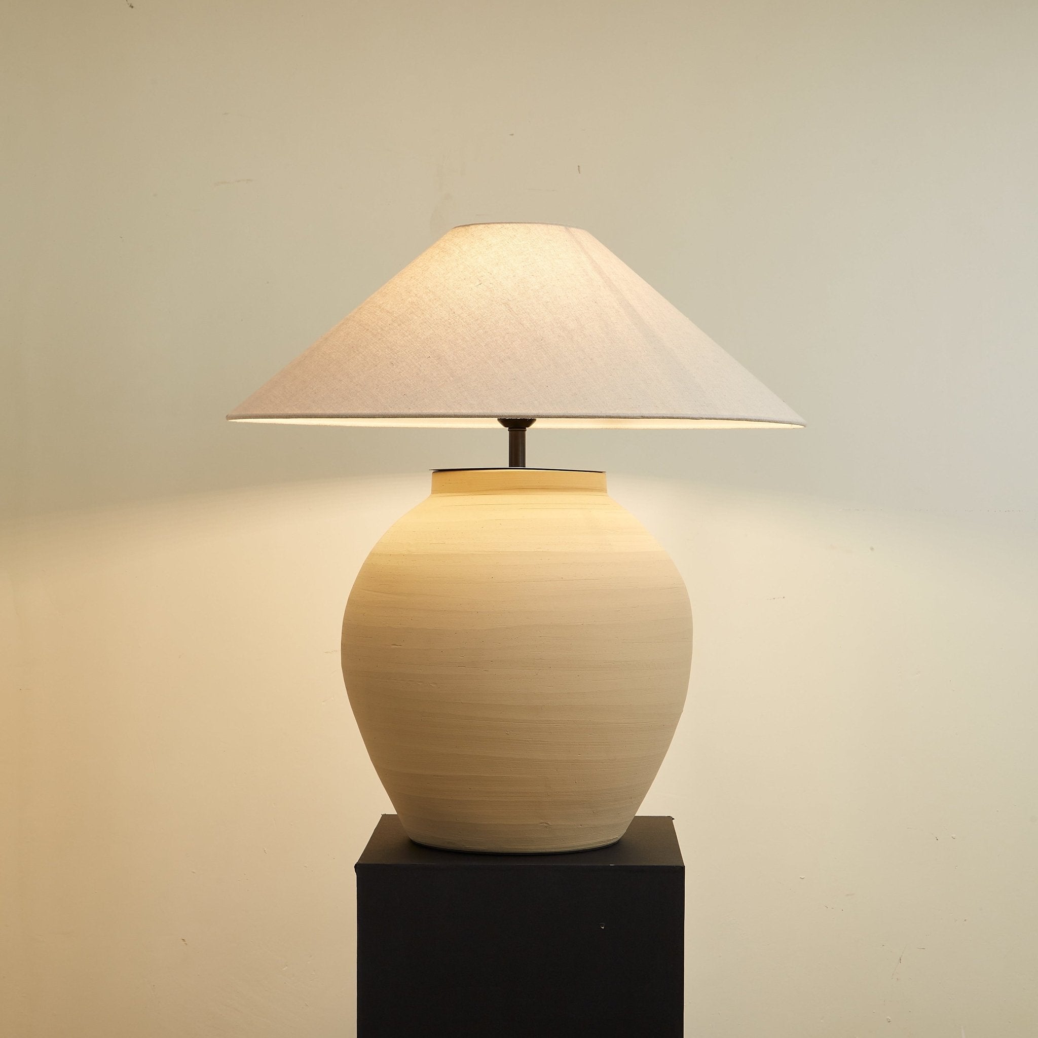Elise Modern Table Lamp - Letslighting