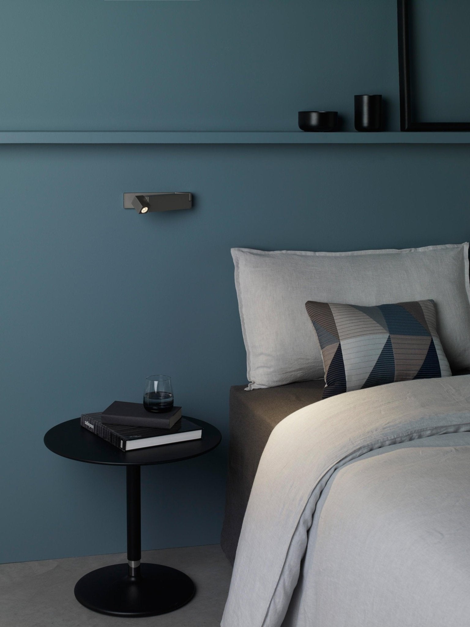 Phase LED Modern Minimalist Bedside Bedroom Wall Light - Letslighting