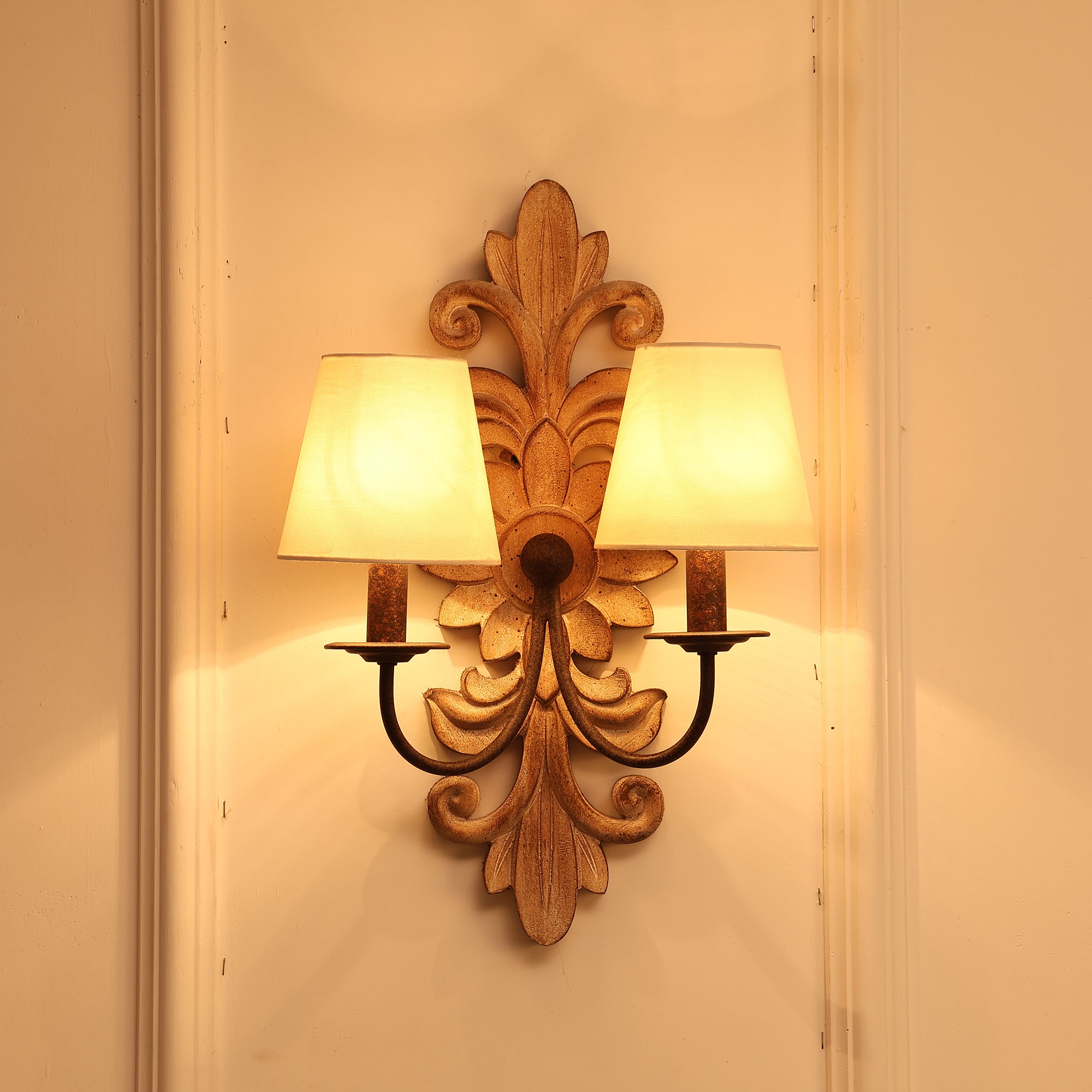 Vadora Postmodern Luxury Sconce Wall Lamp - Letslighting