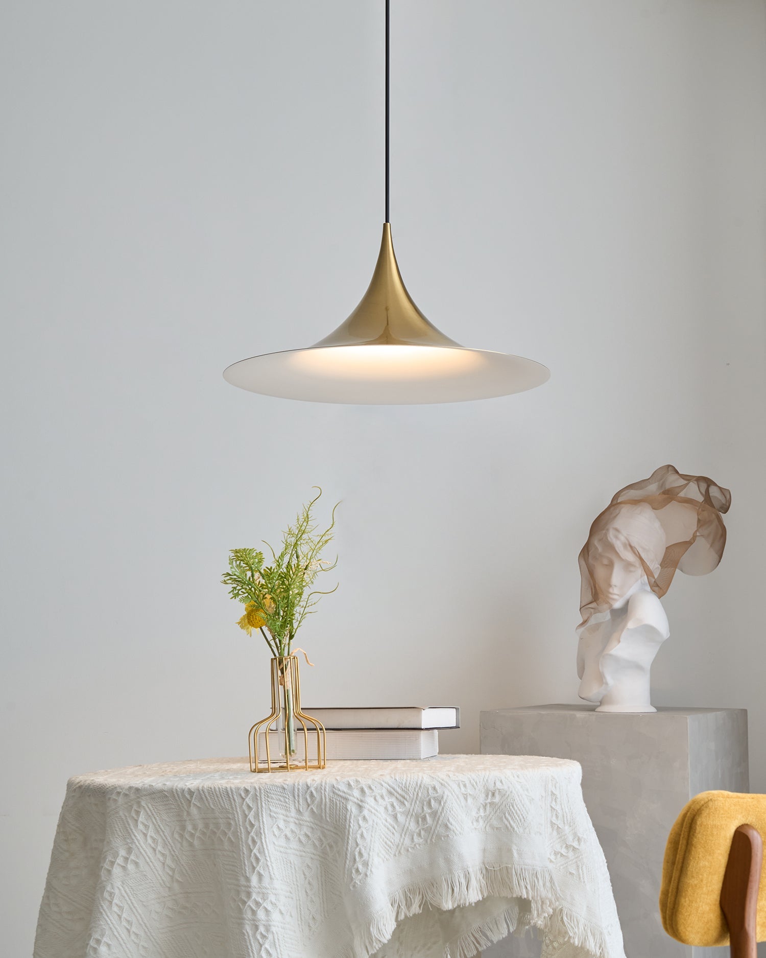 Pendant Lamp Slim Neck and Wide Flare Dining