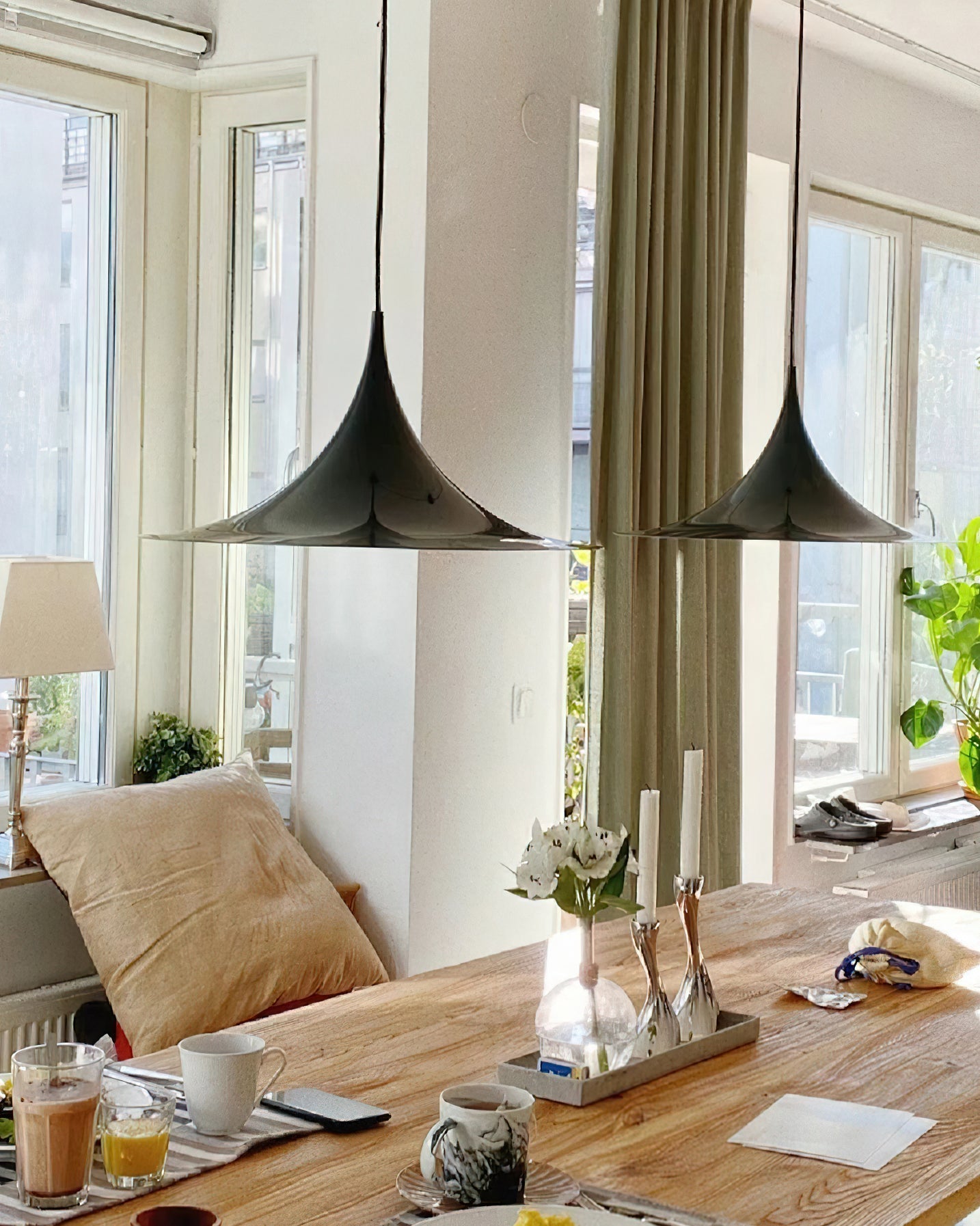 Pendant Lamp Slim Neck and Wide Flare Dining