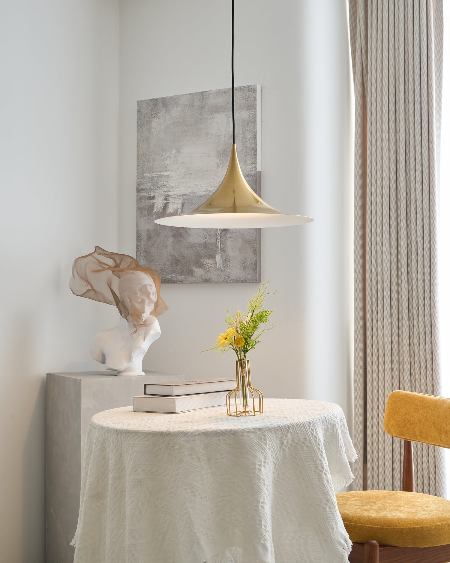 Pendant Lamp Slim Neck and Wide Flare Dining