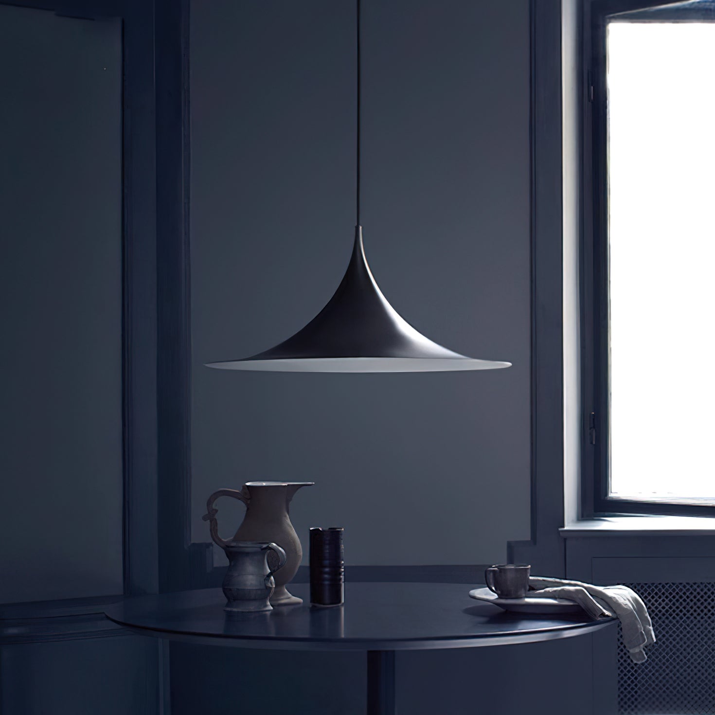 Pendant Lamp Slim Neck and Wide Flare Dining