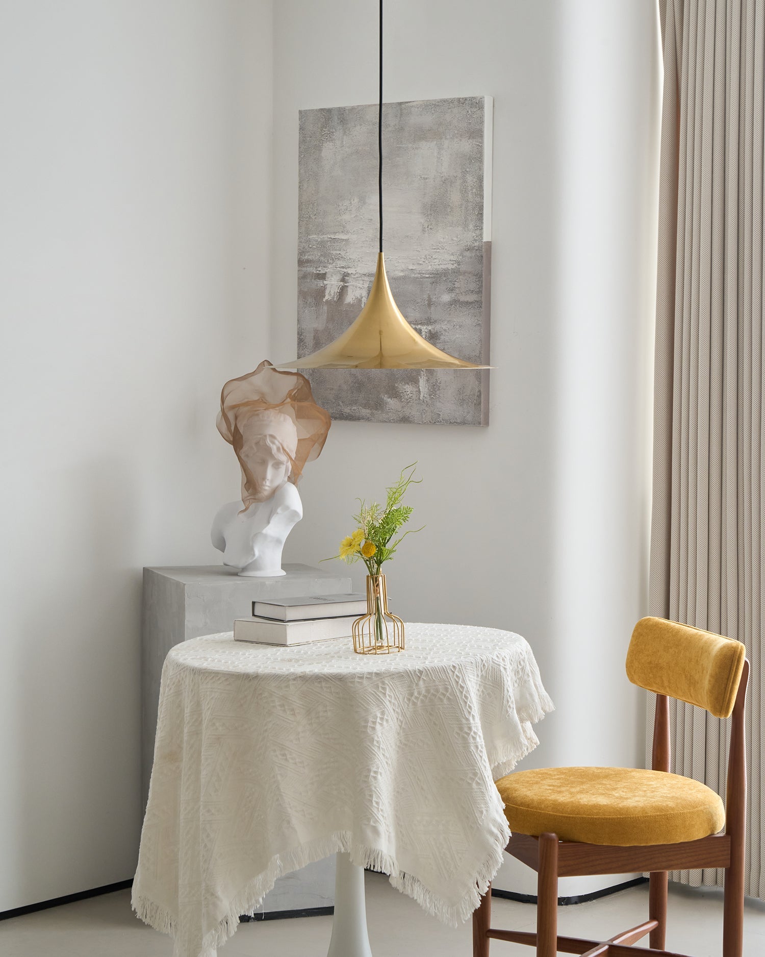 Pendant Lamp Slim Neck and Wide Flare Dining