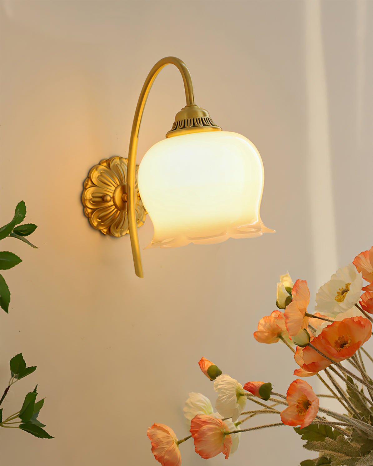Vivinir Art Flower Brass Resin Wall Lamp - Letslighting
