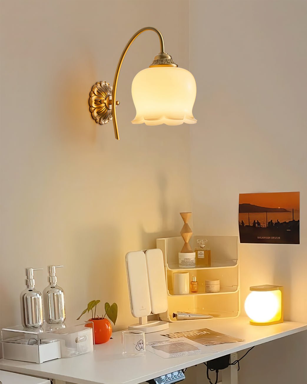 Vivinir Art Flower Brass Resin Wall Lamp - Letslighting