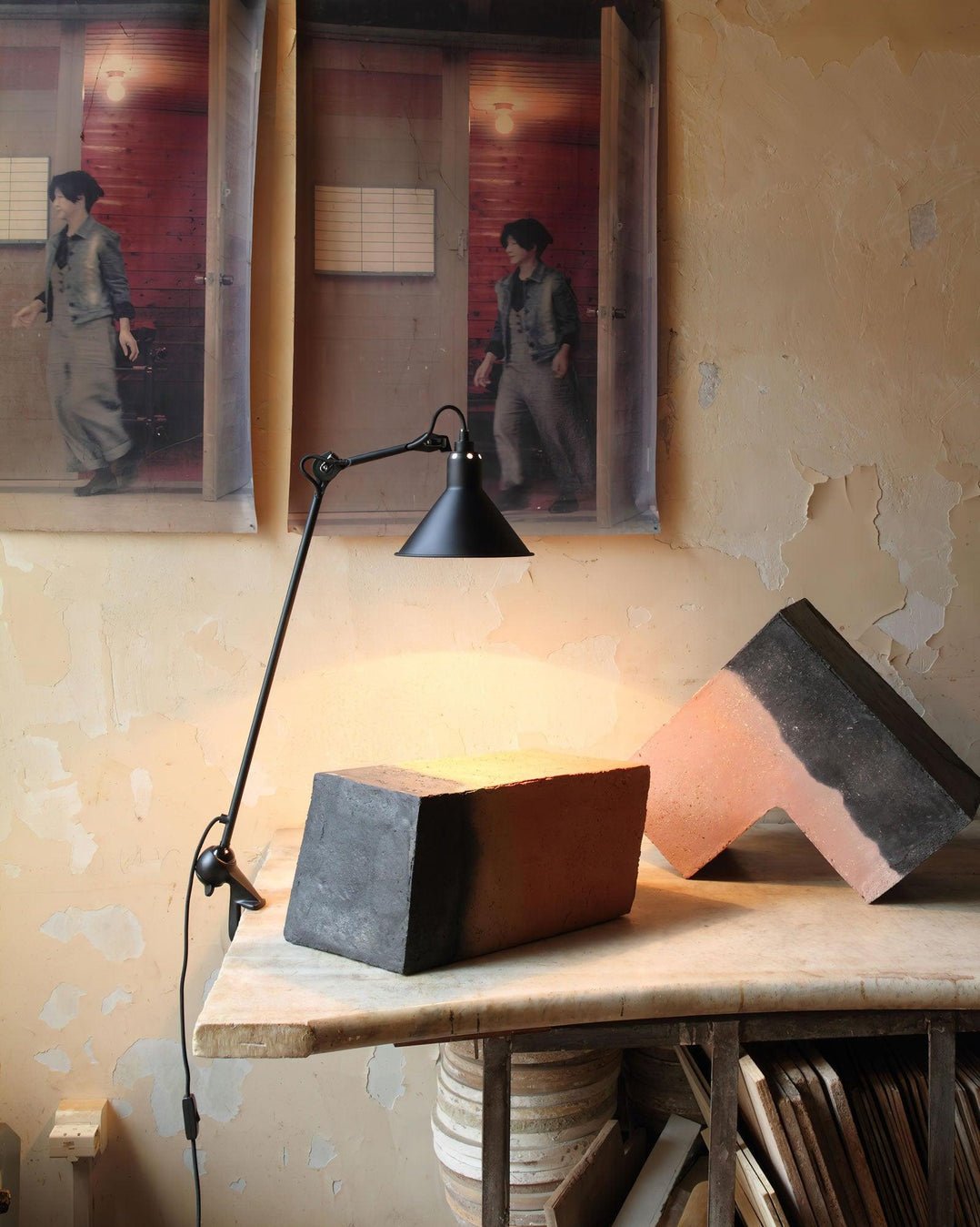 Zethra Minimalist Table Lamp - Letslighting