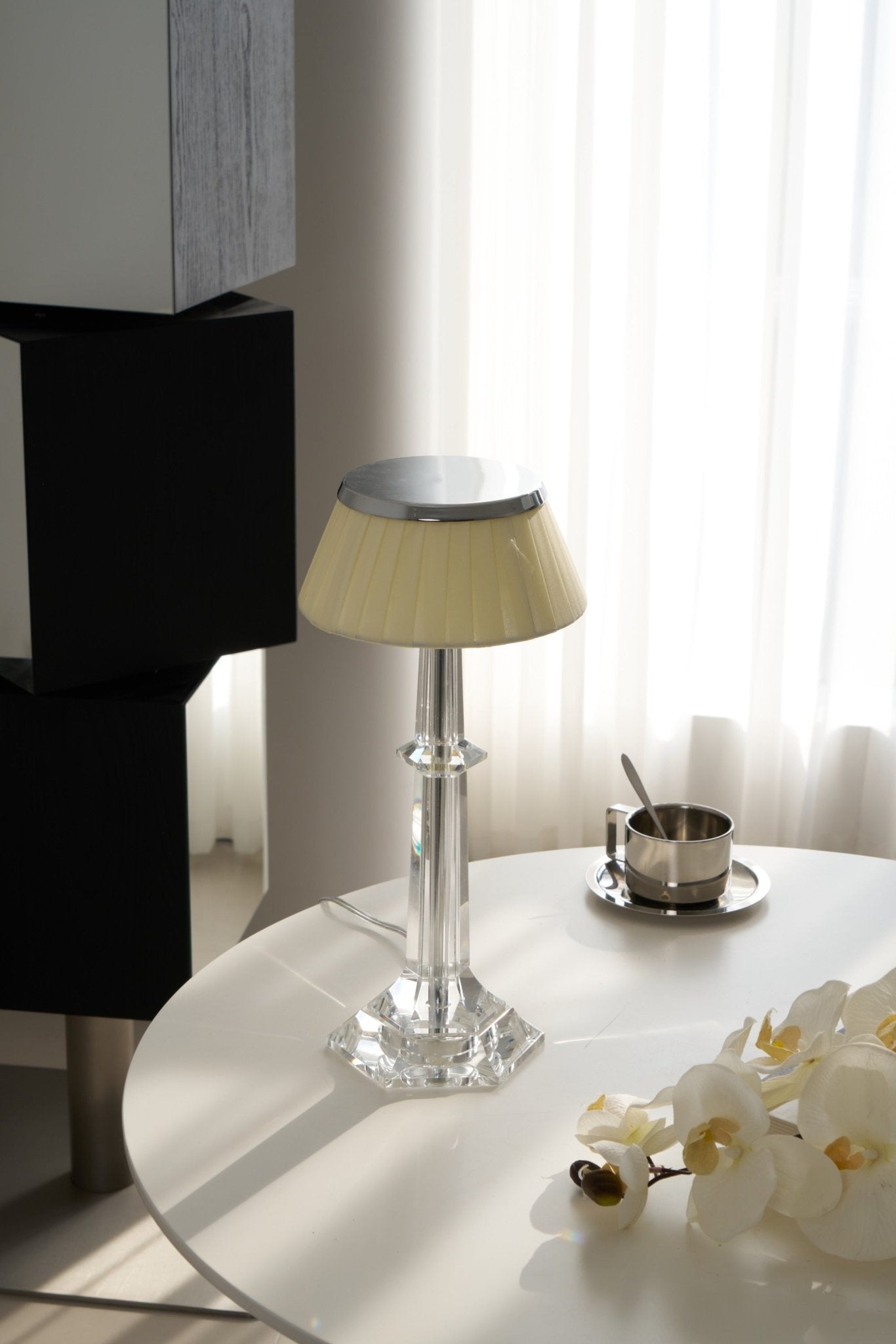 Haloza Fabric Luxurious Table Lamp - Letslighting