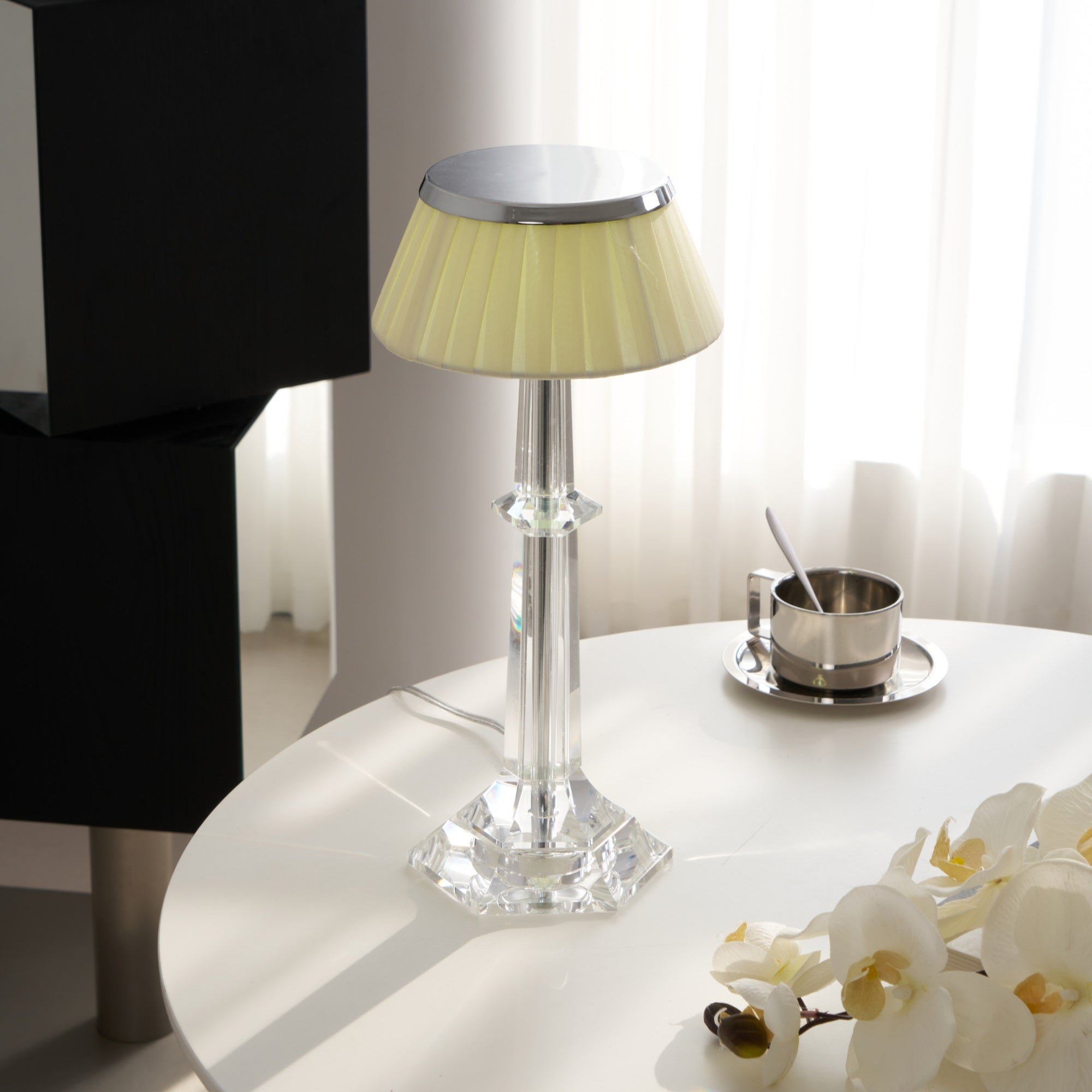 Haloza Fabric Luxurious Table Lamp - Letslighting