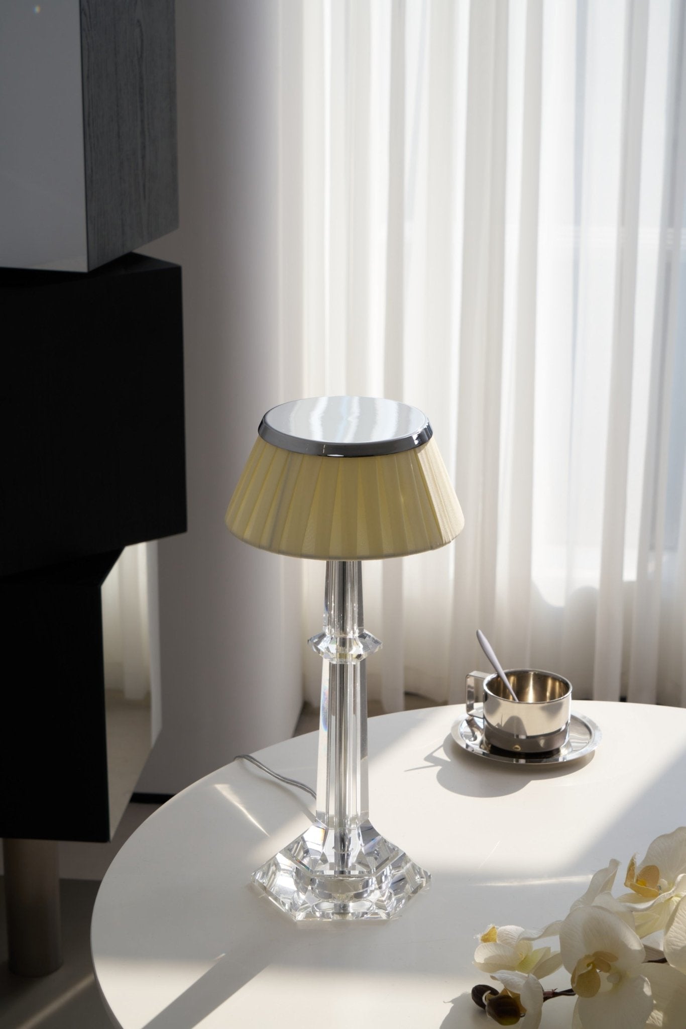 Haloza Fabric Luxurious Table Lamp - Letslighting