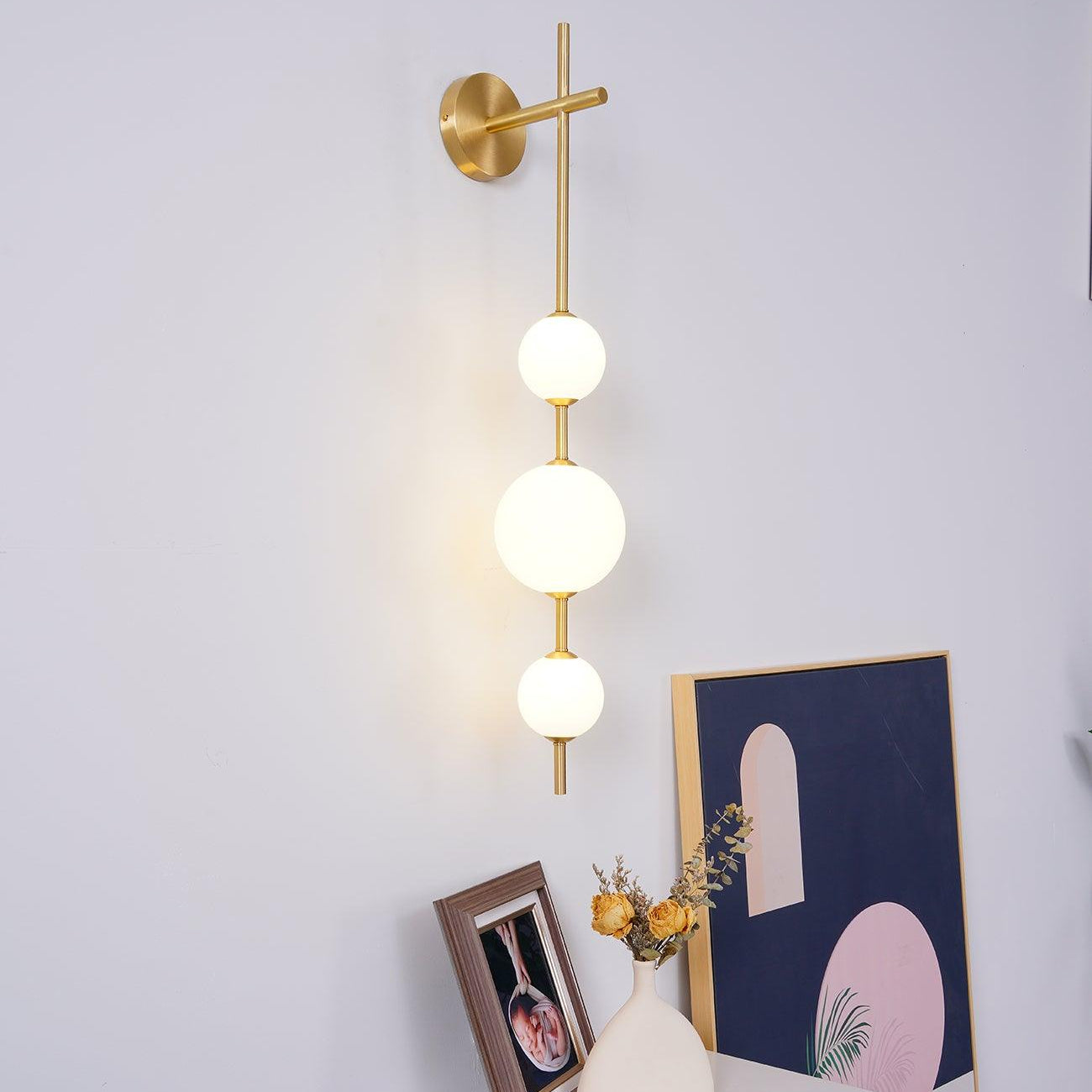 Lustra Wall Lamp Vertical Globe Minimalist - Letslighting