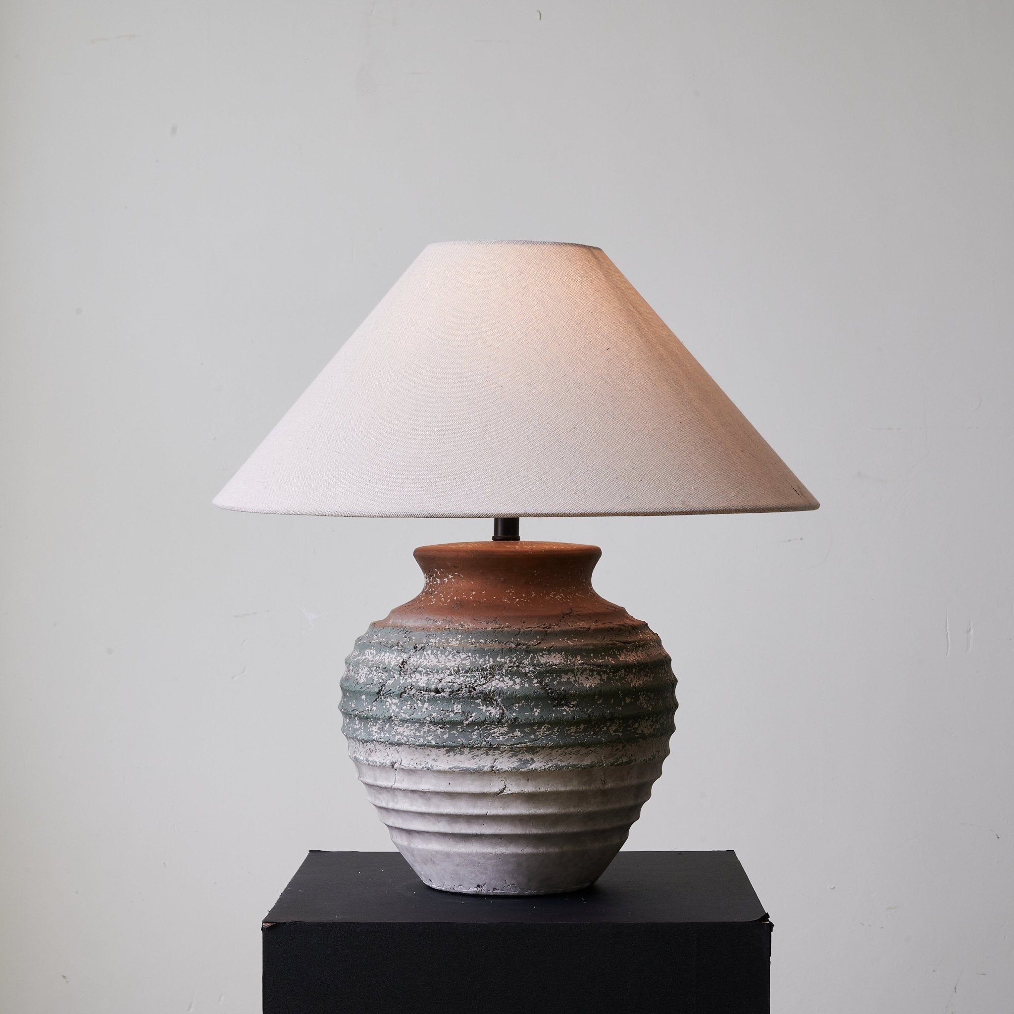 Vintis Fabric Traditional Table Lamp - Letslighting