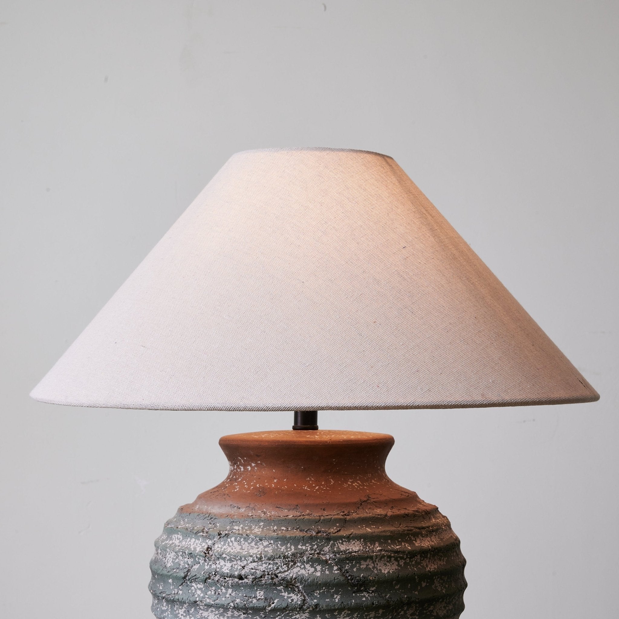 Vintis Fabric Traditional Table Lamp - Letslighting