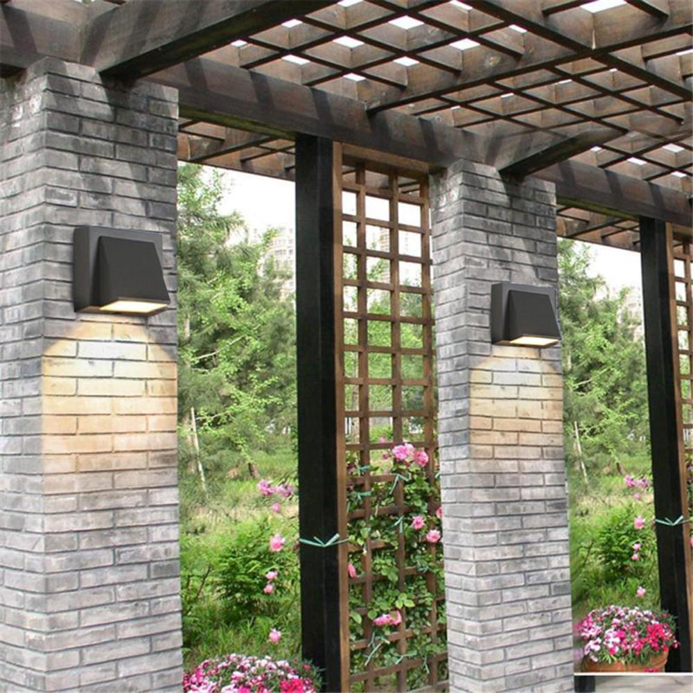 Ray Modern Metal LED Outdoor Wall Lamp