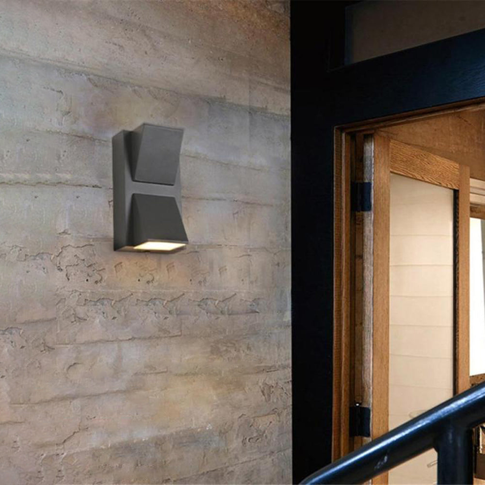 Ray Modern Metal LED Outdoor Wall Lamp