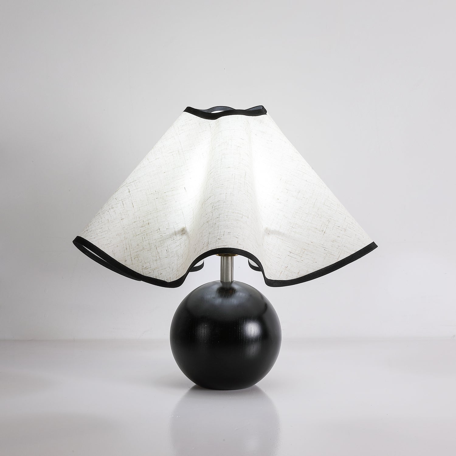 Wavecrest Table Lamp - Blowlighting