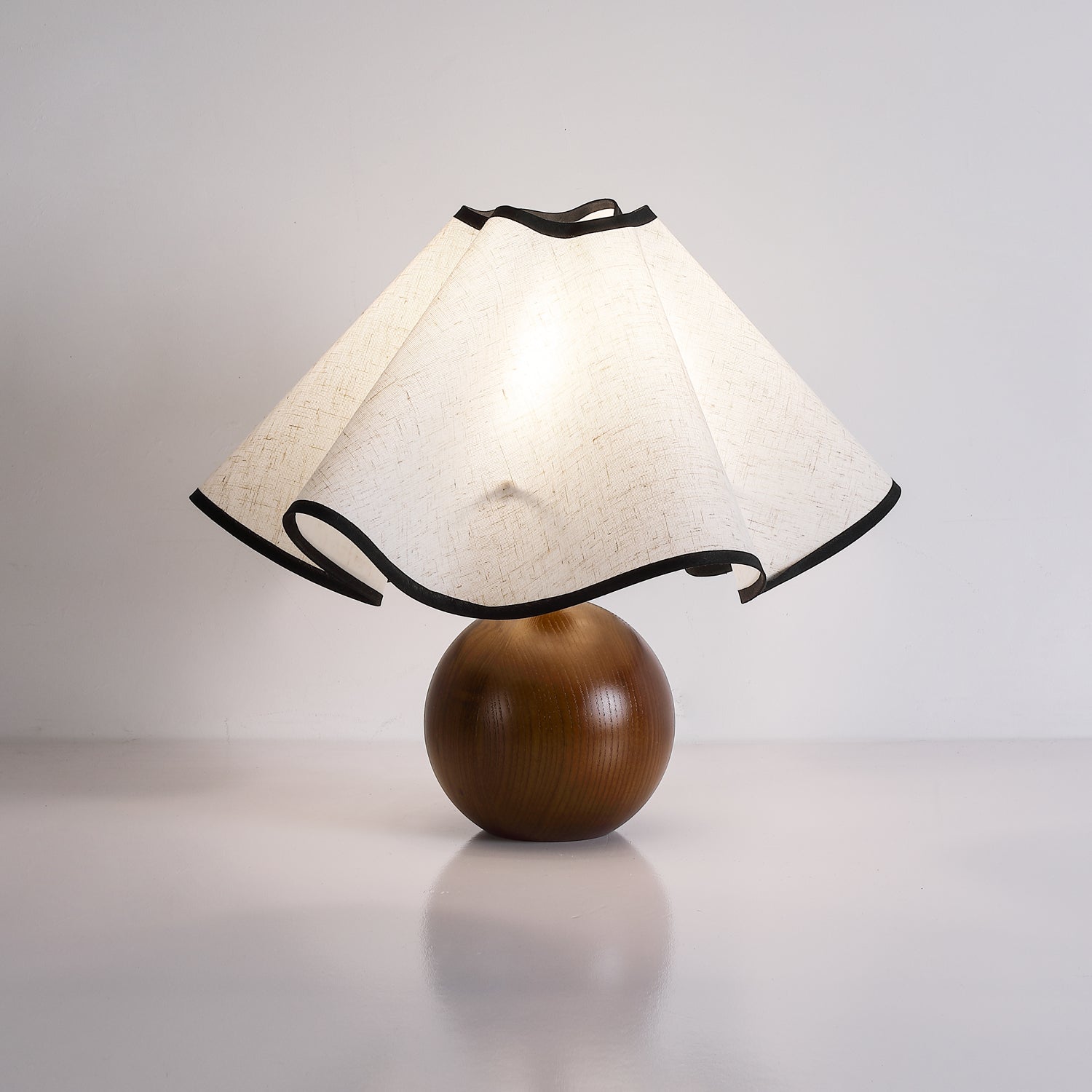Wavecrest Table Lamp - Blowlighting