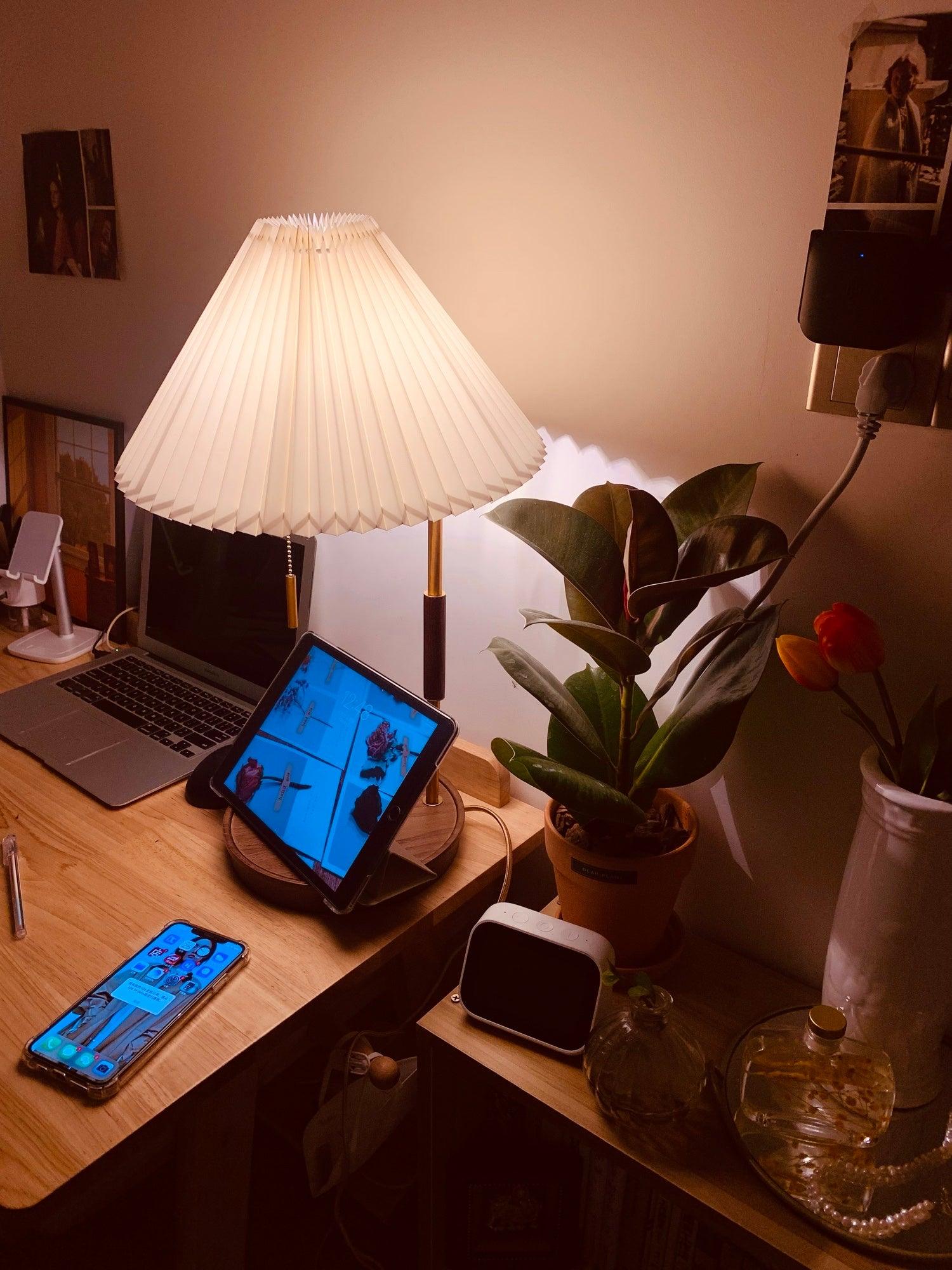 Vellain Retro Table Lamp - Letslighting