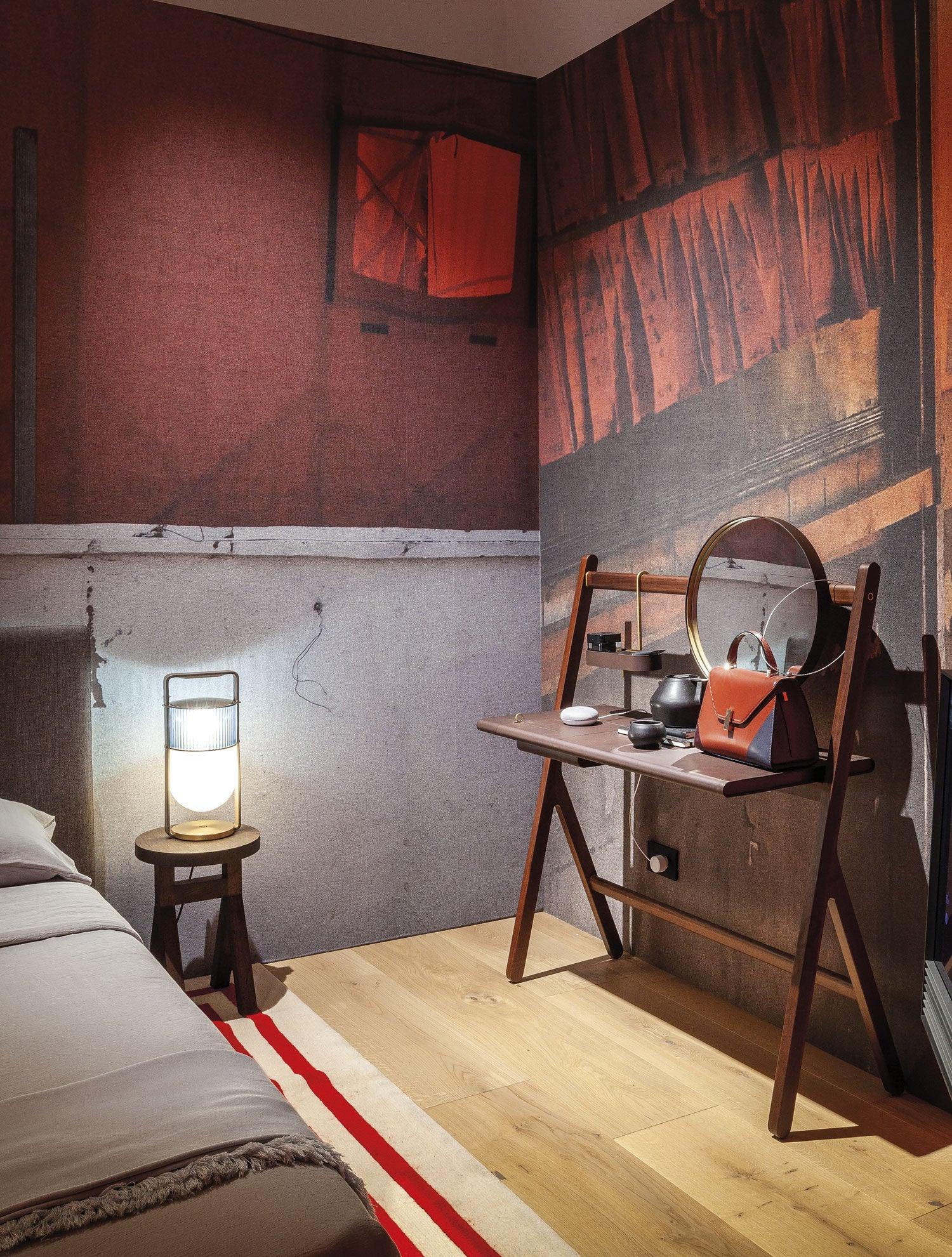 Cavon Glass Artistic Table Lamp - Letslighting