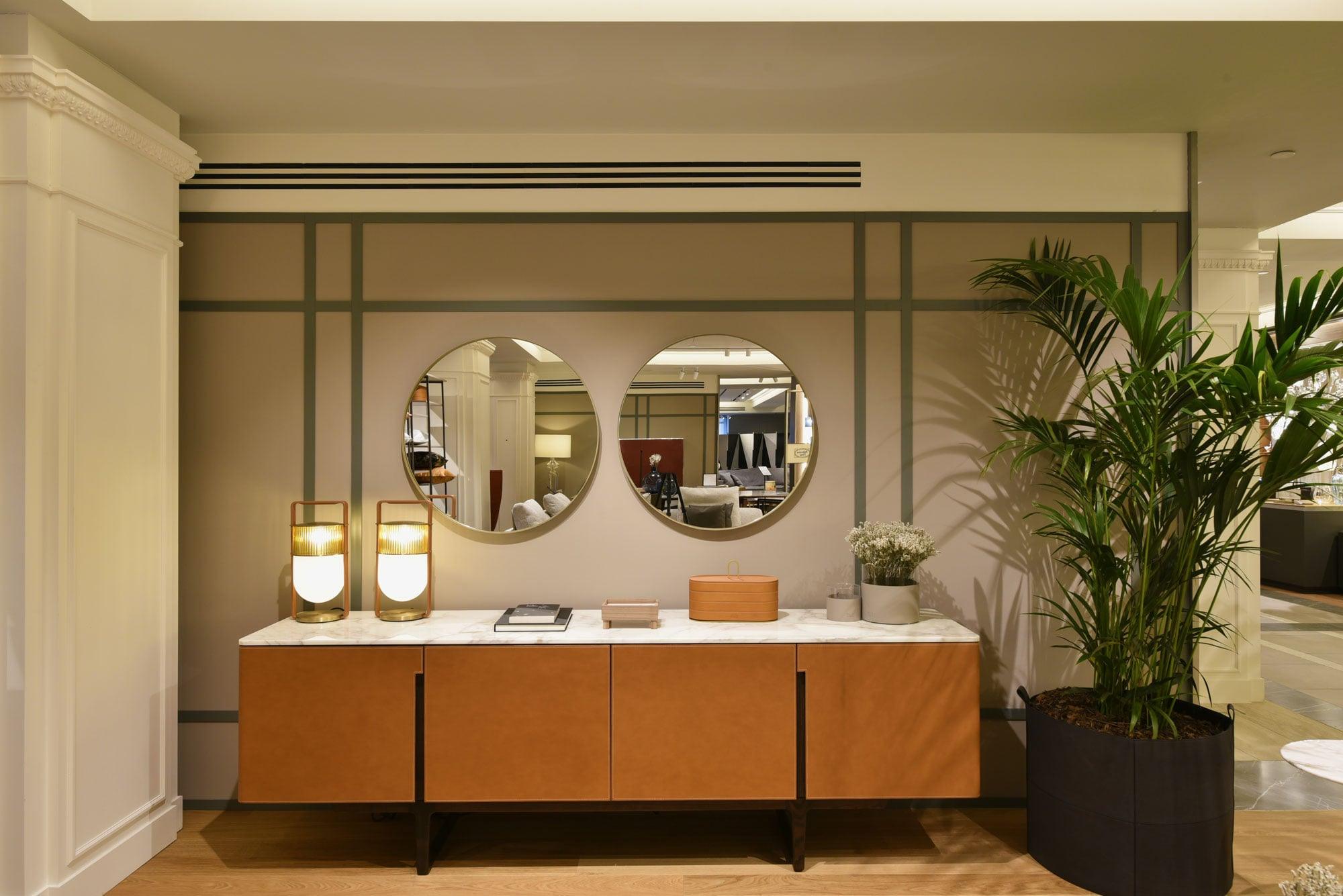 Cavon Glass Artistic Table Lamp - Letslighting