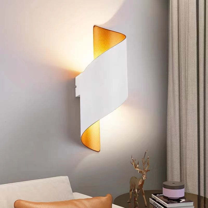 Ray Modern Conch Shape Metal Indoor Wall Lamp
