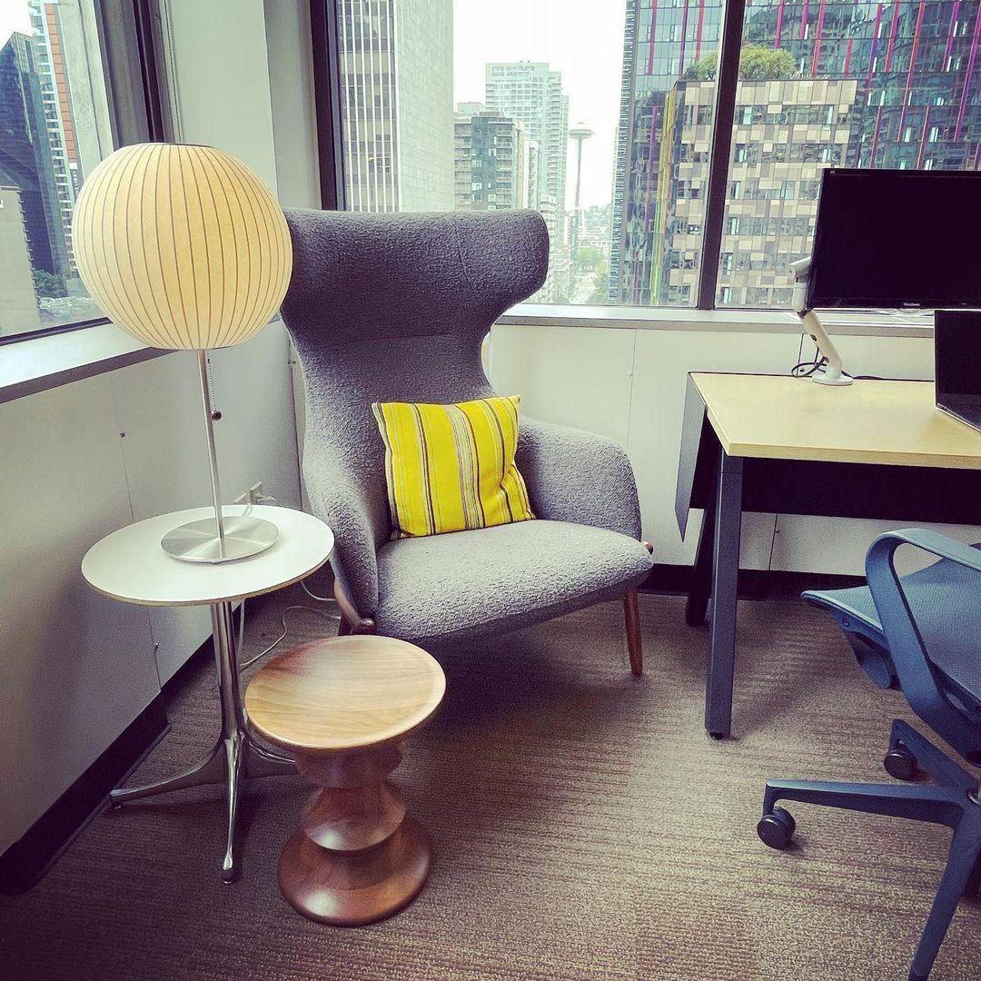 Solisive Steel Artistic Table Lamp - Letslighting