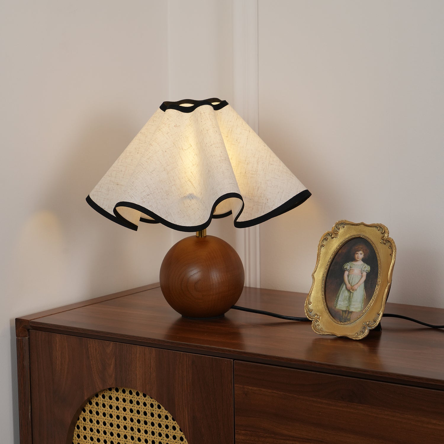 Wavecrest Table Lamp - Blowlighting