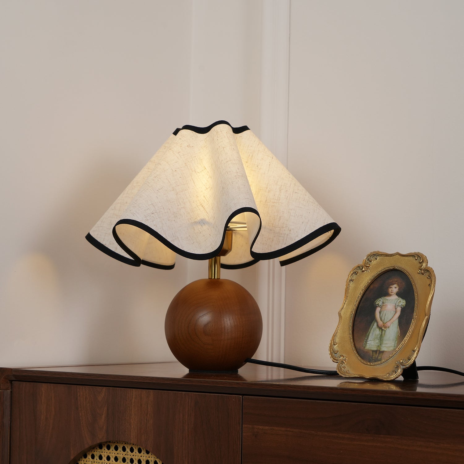 Wavecrest Table Lamp - Blowlighting