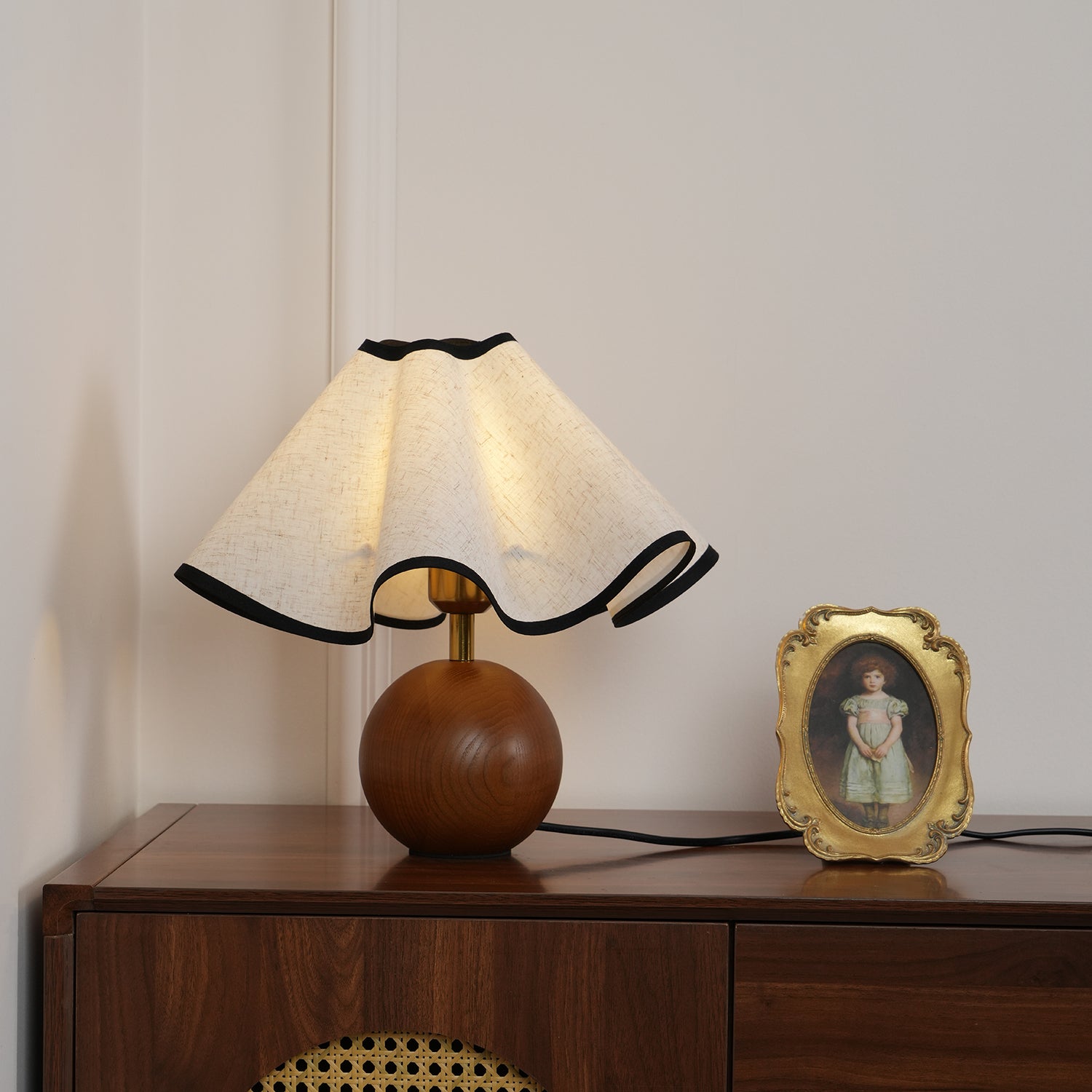 Wavecrest Table Lamp - Blowlighting