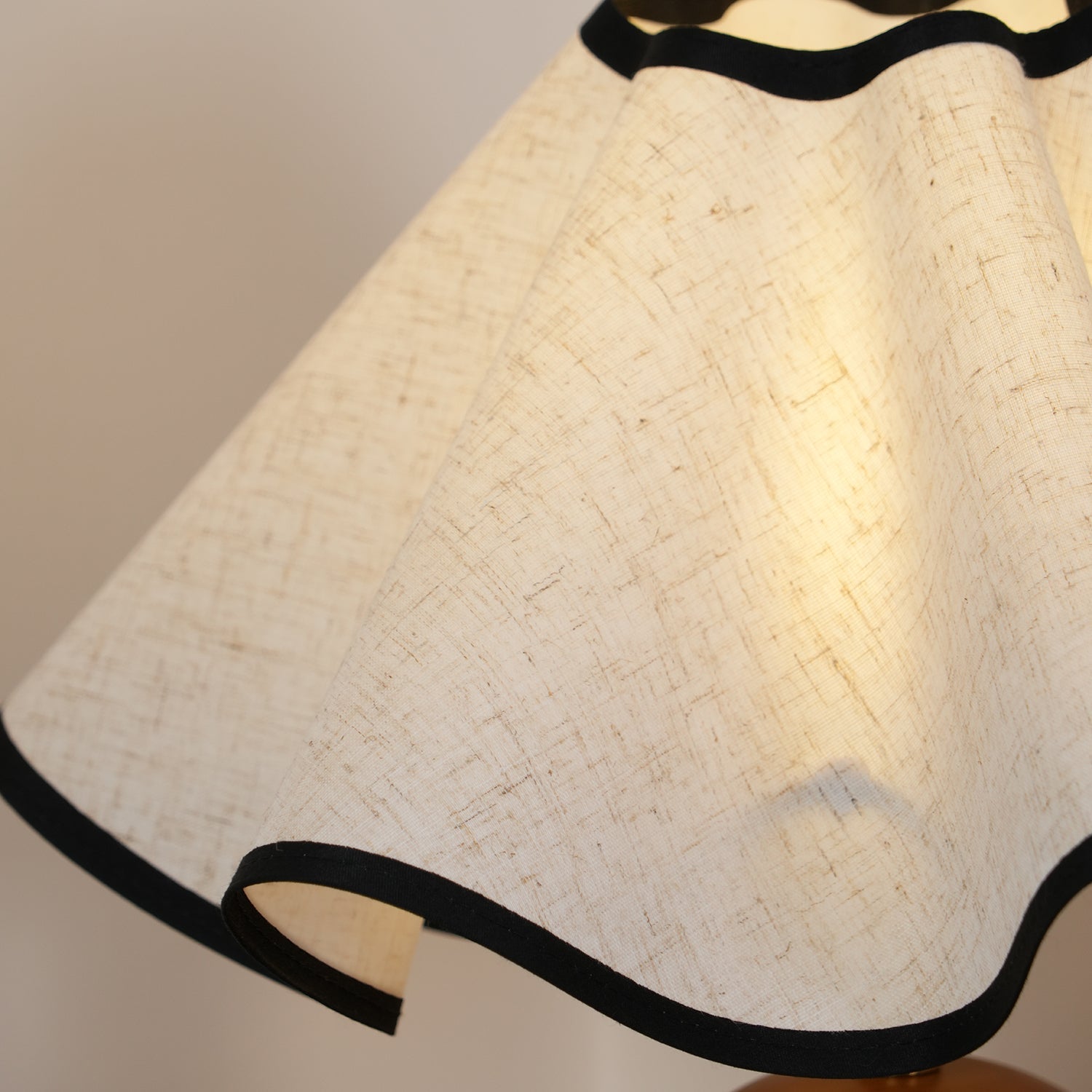 Wavecrest Table Lamp - Blowlighting