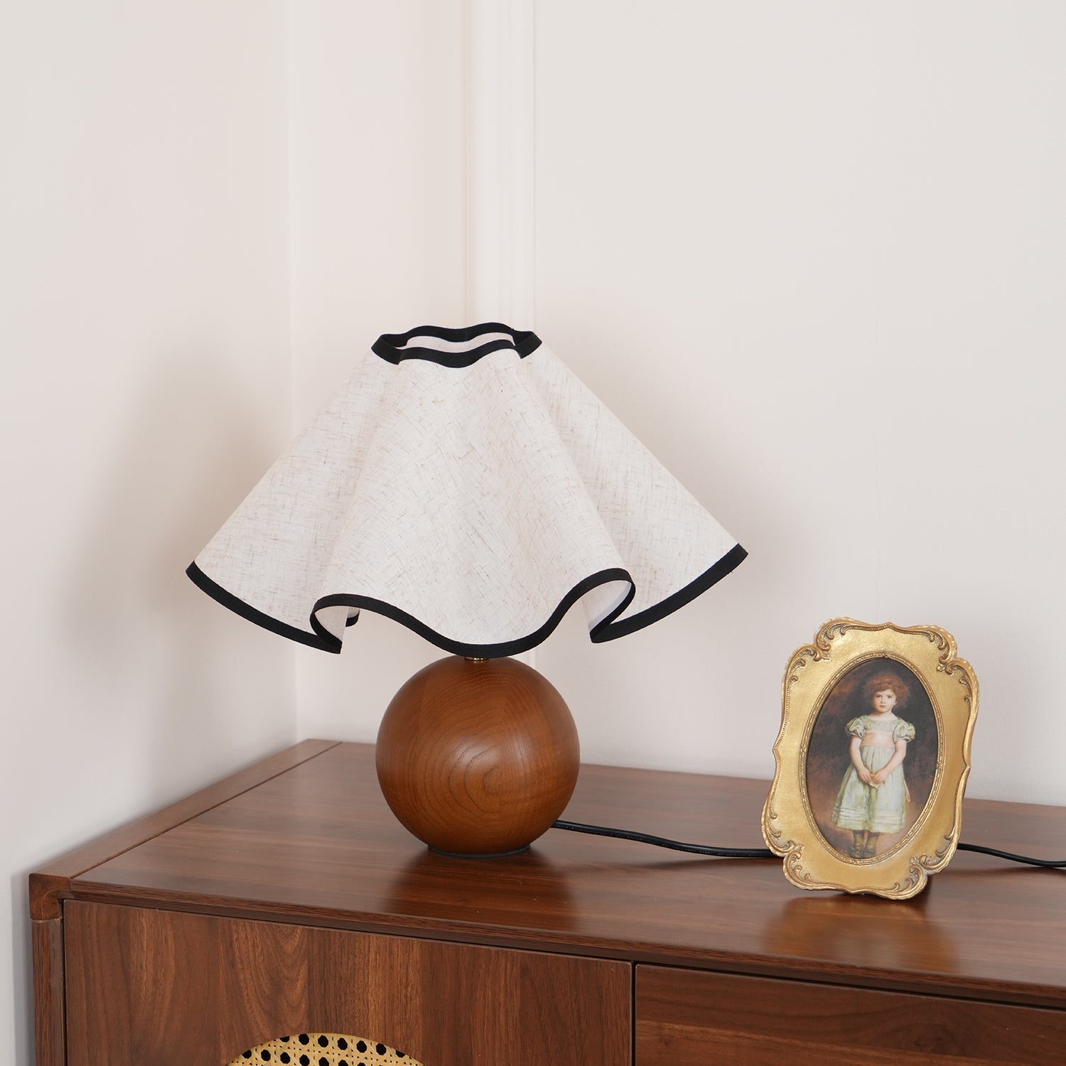 Wavecrest Table Lamp - Blowlighting